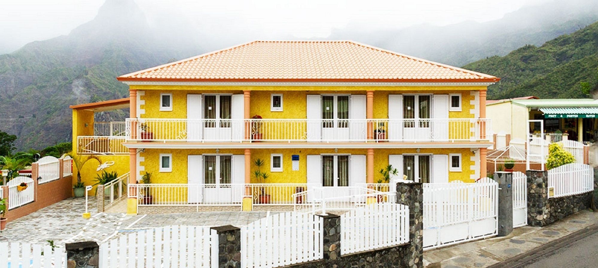 Residence Hoteliere Otroiza Сілао Екстер'єр фото
